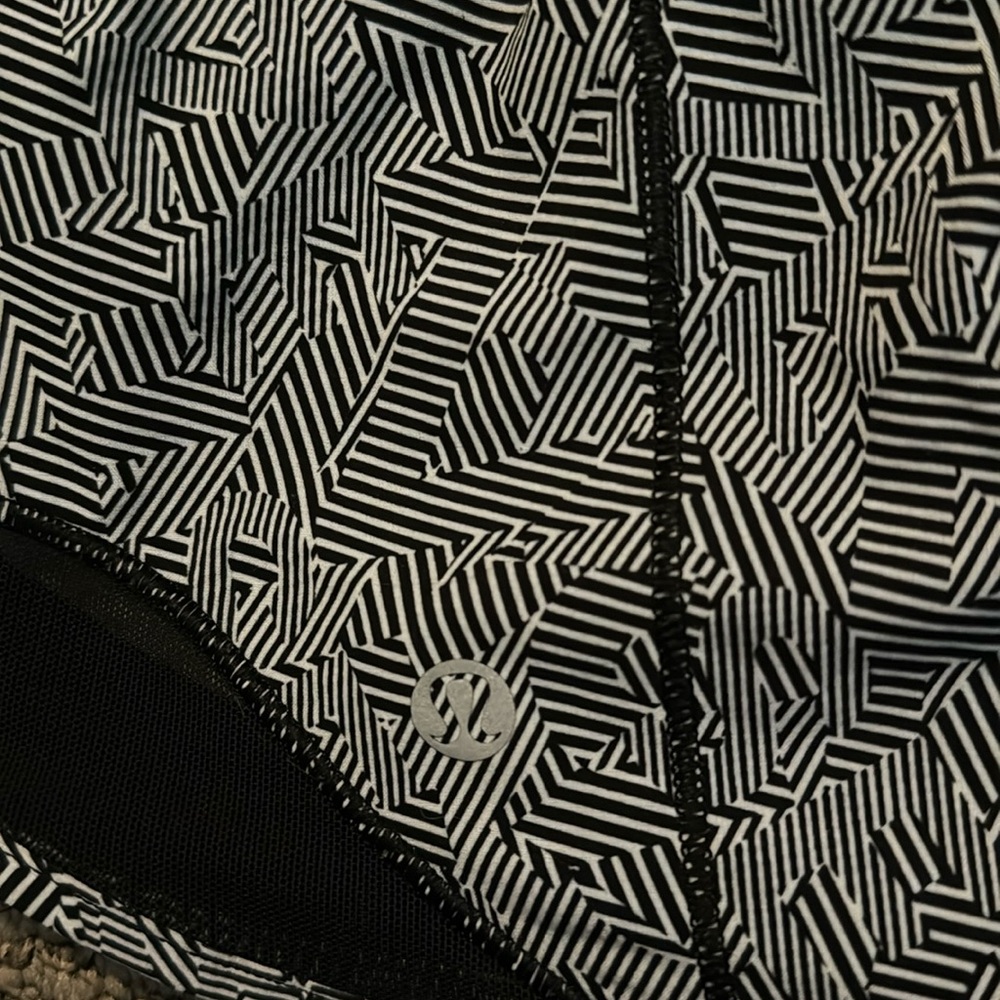 Lululemon Seawheeze Hottie Hot Shorts